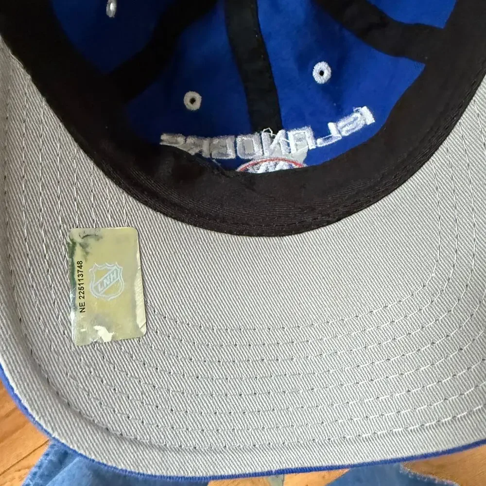 NWOT NHL NY Islanders Hockey Reebok Ball Cap Hat Youth OSFM